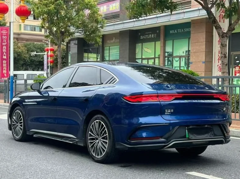 比亚迪汉 内饰前排