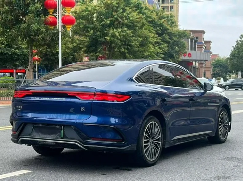 比亚迪汉 后面外观三