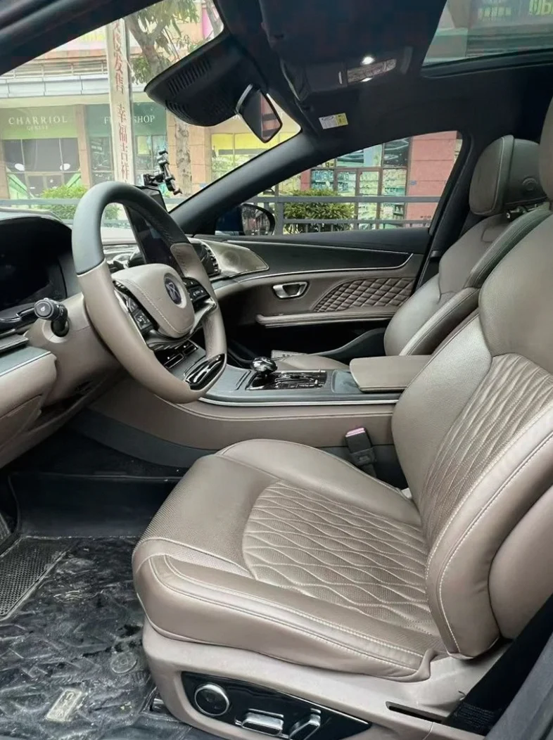 比亚迪汉 后面外观一