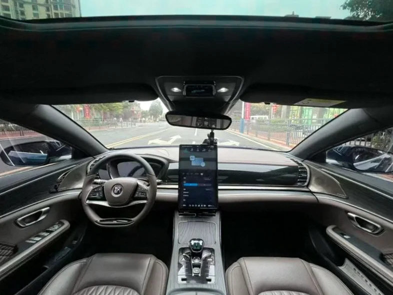 比亚迪汉 正面外观三