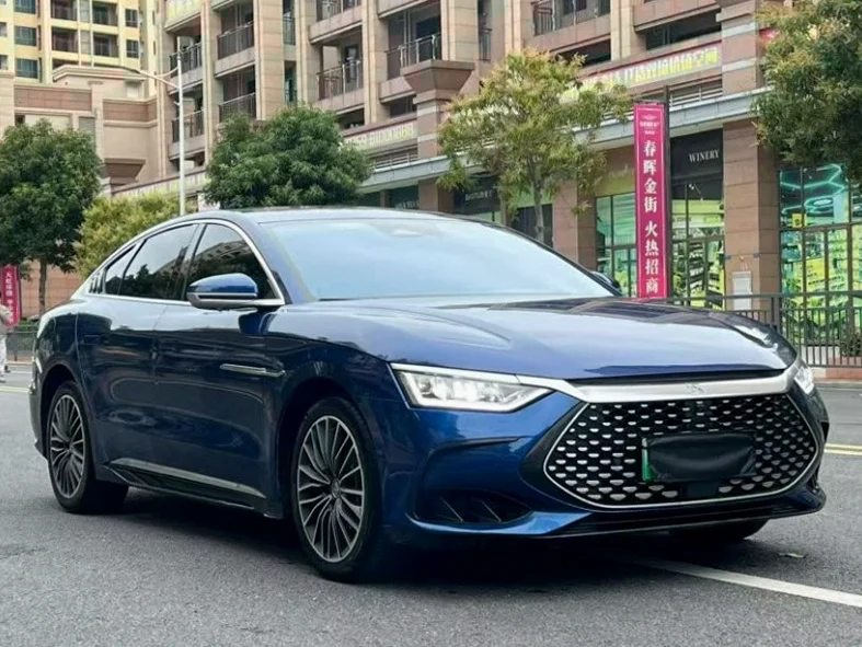 比亚迪汉 正面外观二