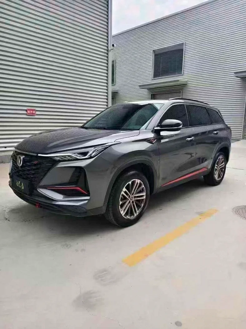 长安汽车CS75 正面外观二