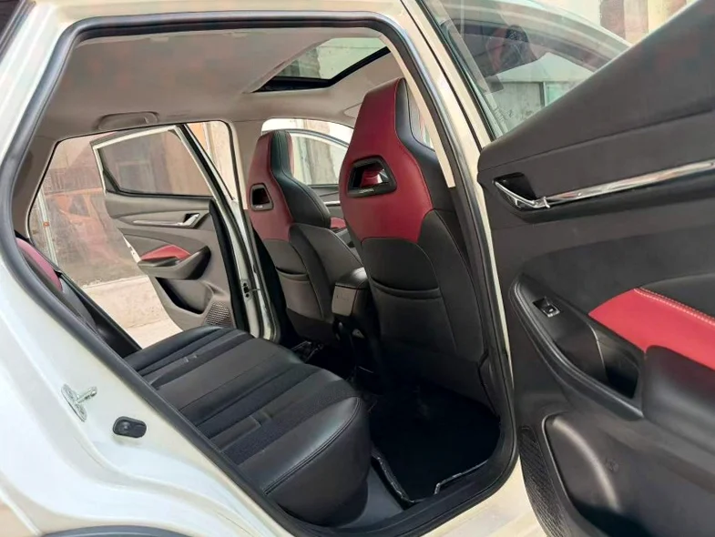 长安汽车欧尚 内饰前排