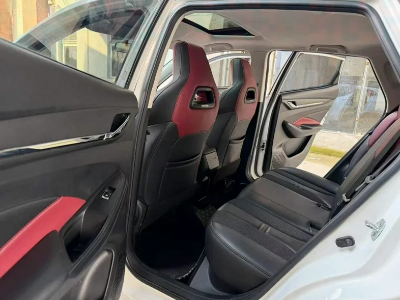 长安汽车欧尚 内饰后排