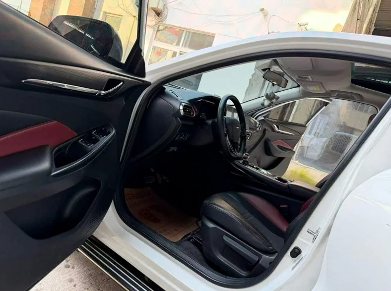 长安汽车欧尚 后面外观一