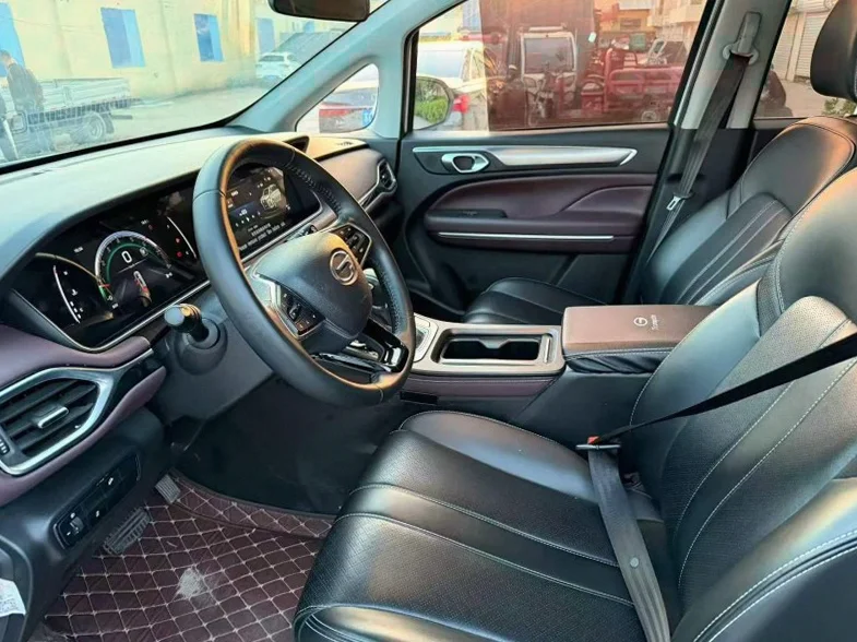 传祺M6 后面外观一