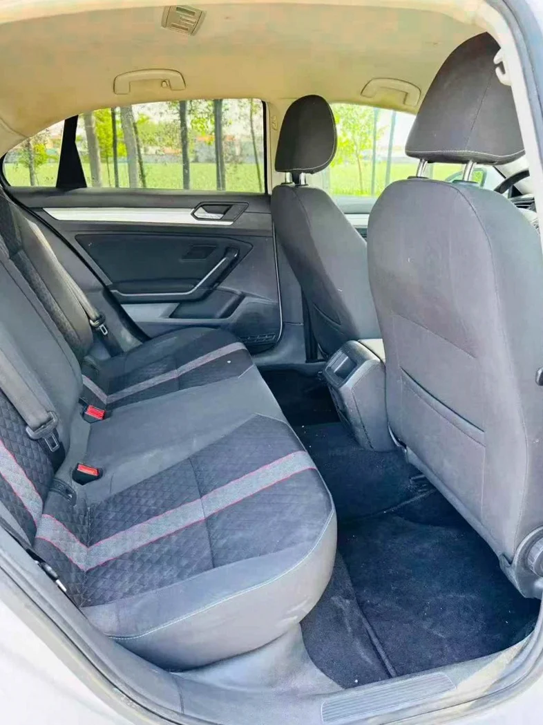 大众凌渡 后面外观二