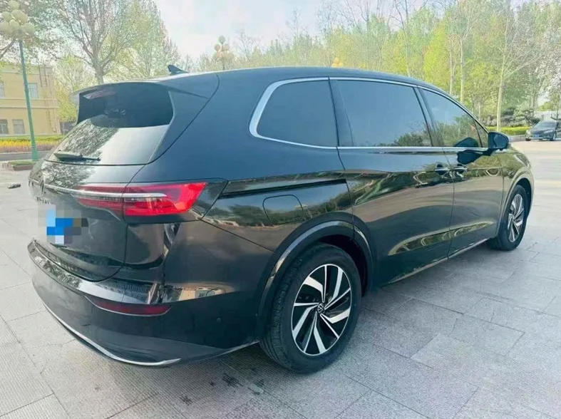 大众威然 内饰后排