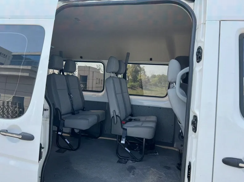 福田图雅诺 后面外观三