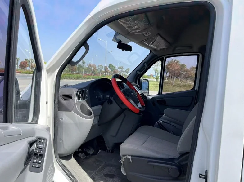 福田图雅诺 后面外观一