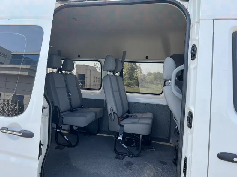 福田图雅诺 后面外观二