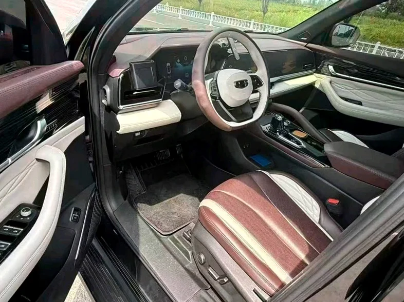 吉利星越 内饰后排