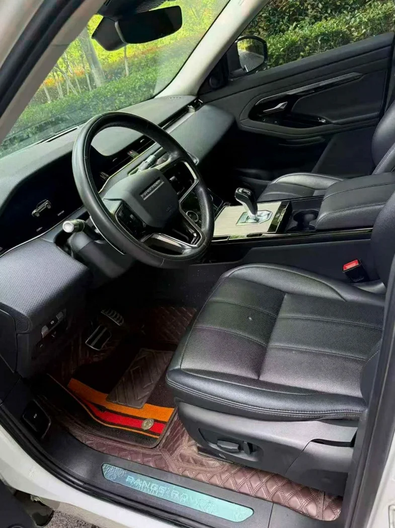 路虎极光 后面外观二