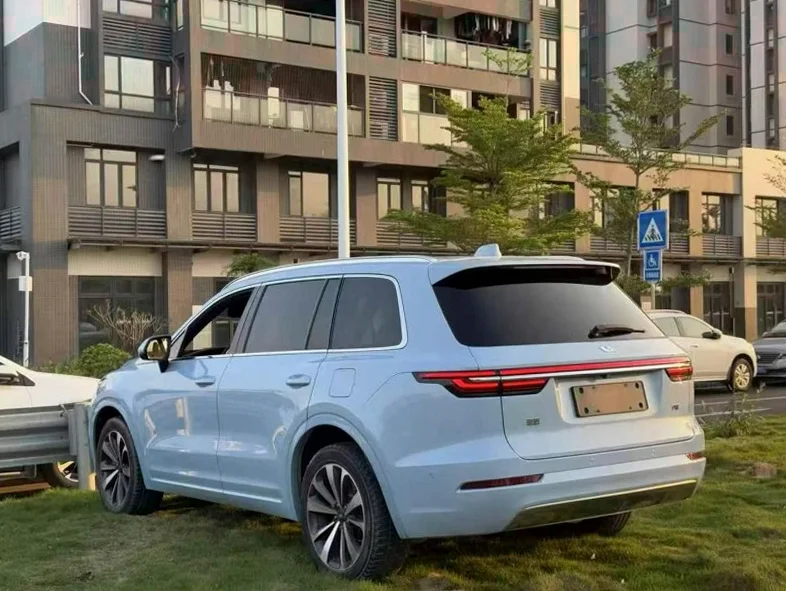 理想ONE 内饰后排