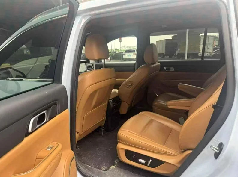 理想ONE 后面外观三