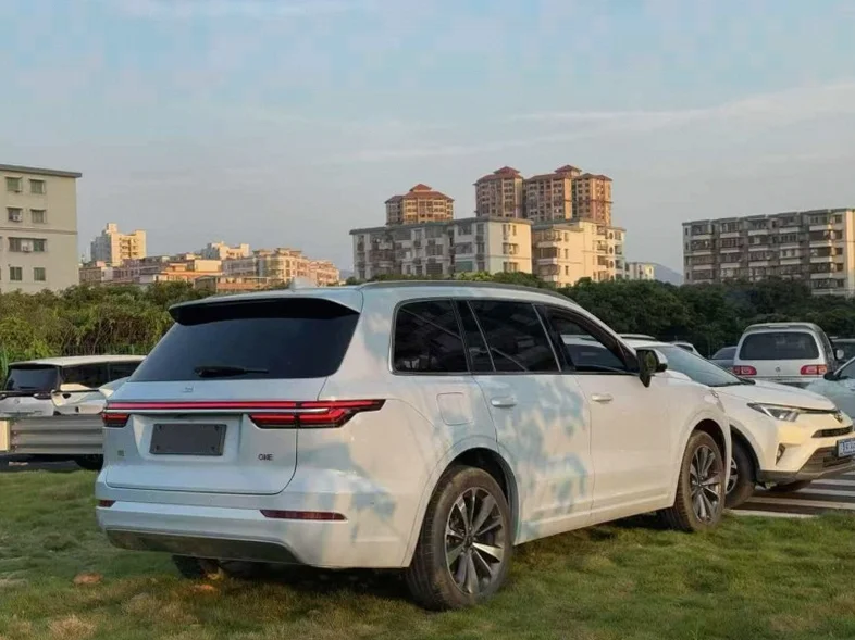 理想ONE 内饰前排