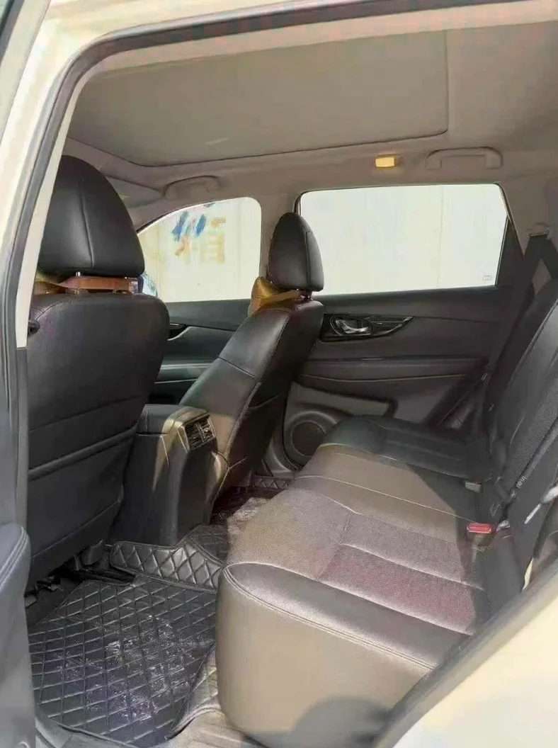 日产奇骏 后面外观三