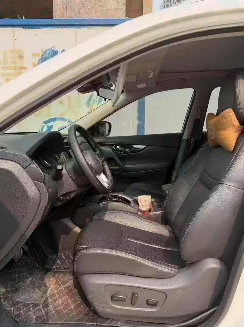 日产奇骏 后面外观一