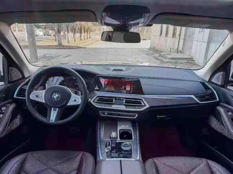 宝马X5 后面外观一