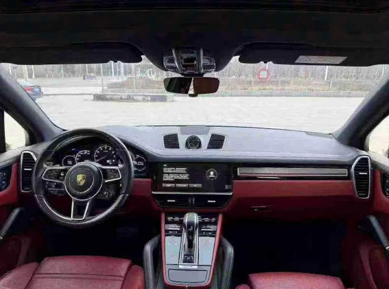 保时捷卡宴 后面外观一