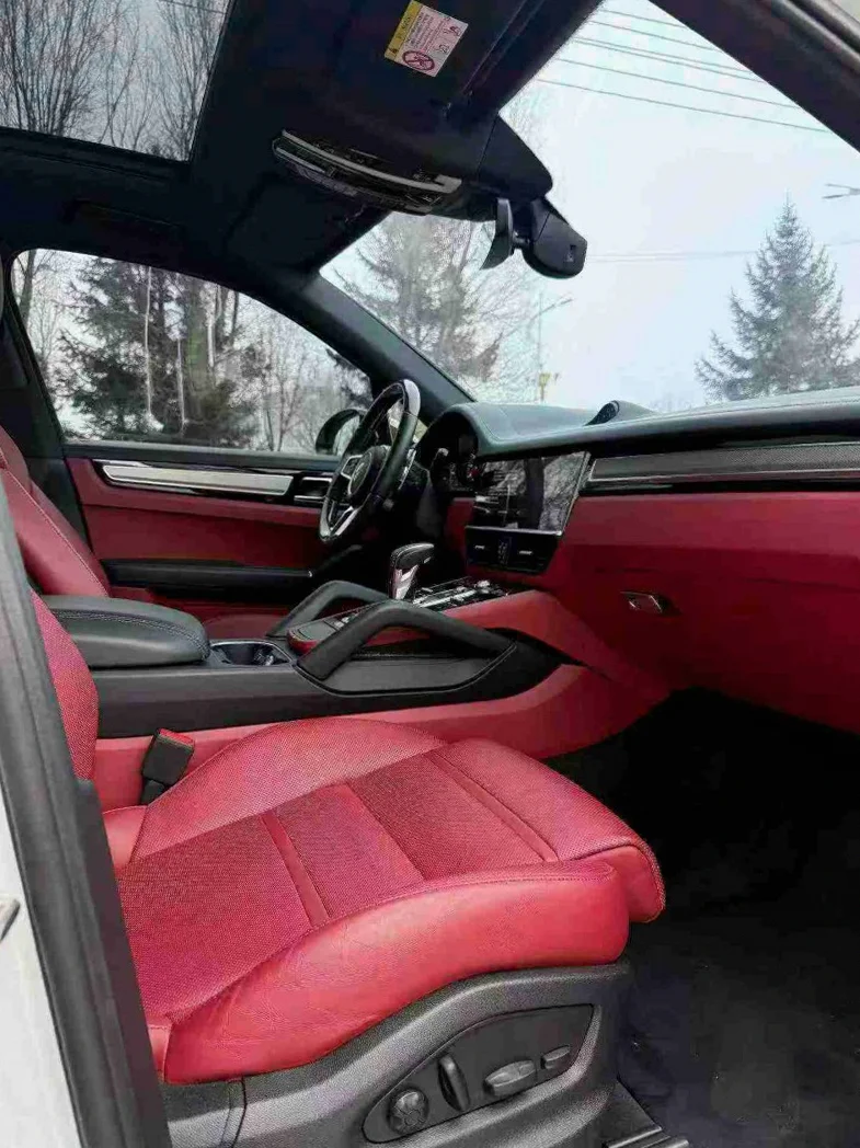 保时捷卡宴 后面外观三