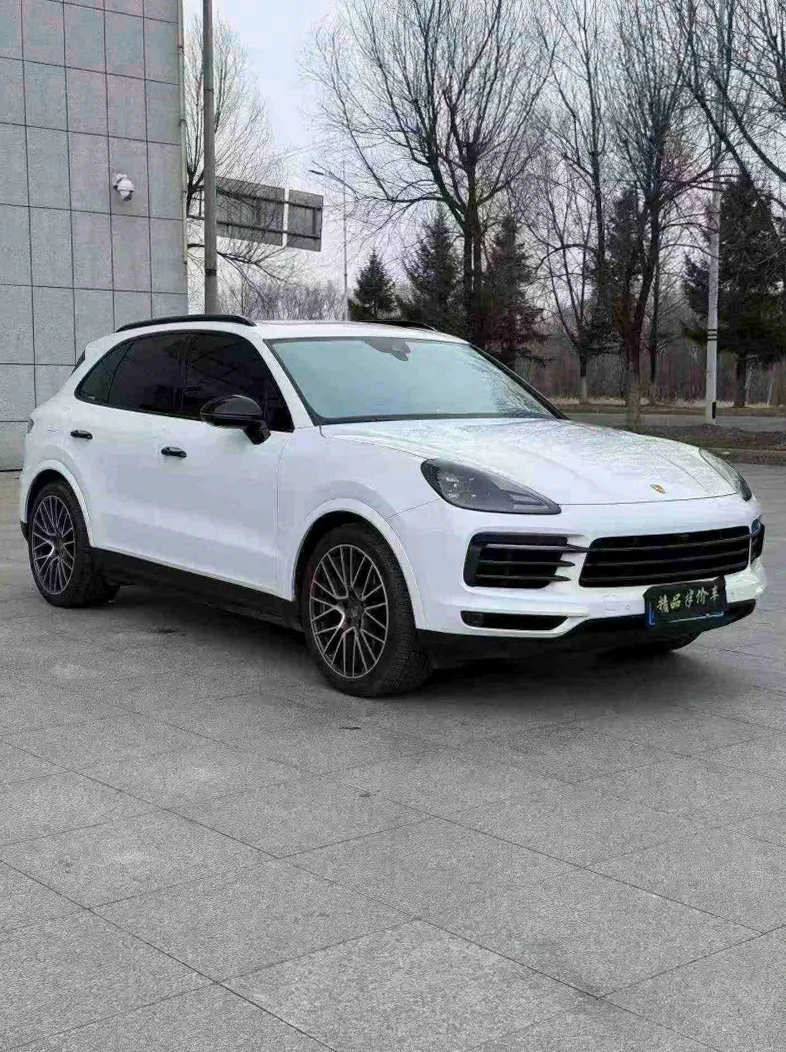 保时捷卡宴 正面外观二