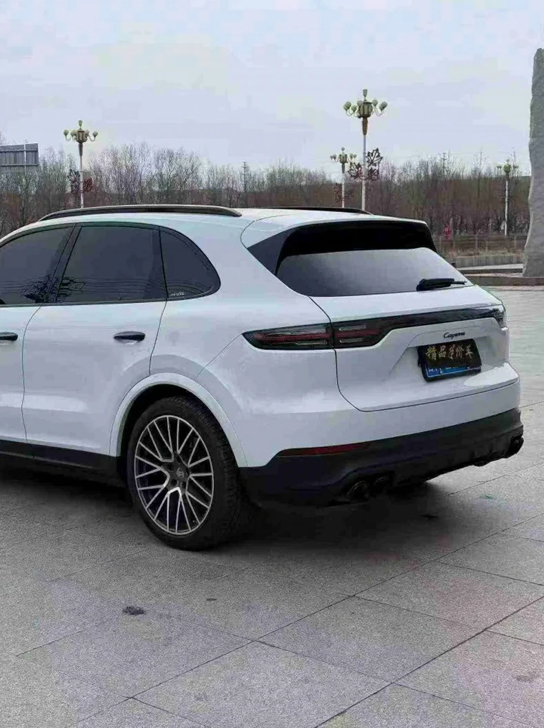 保时捷卡宴 驾驶室