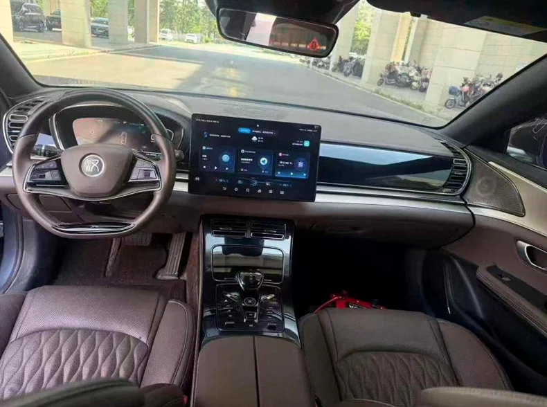 比亚迪汉 后面外观一