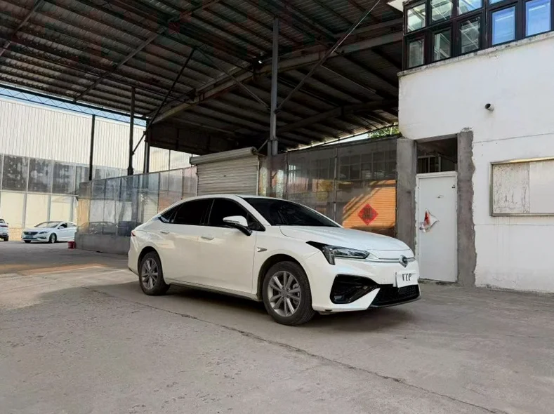 传祺埃安S580 正面外观三