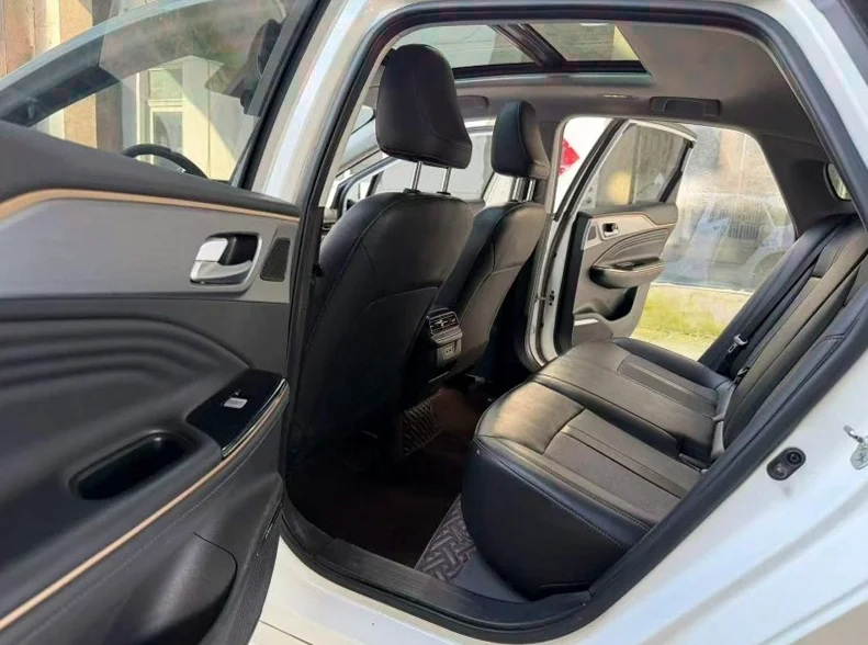 传祺埃安S580 内饰后排