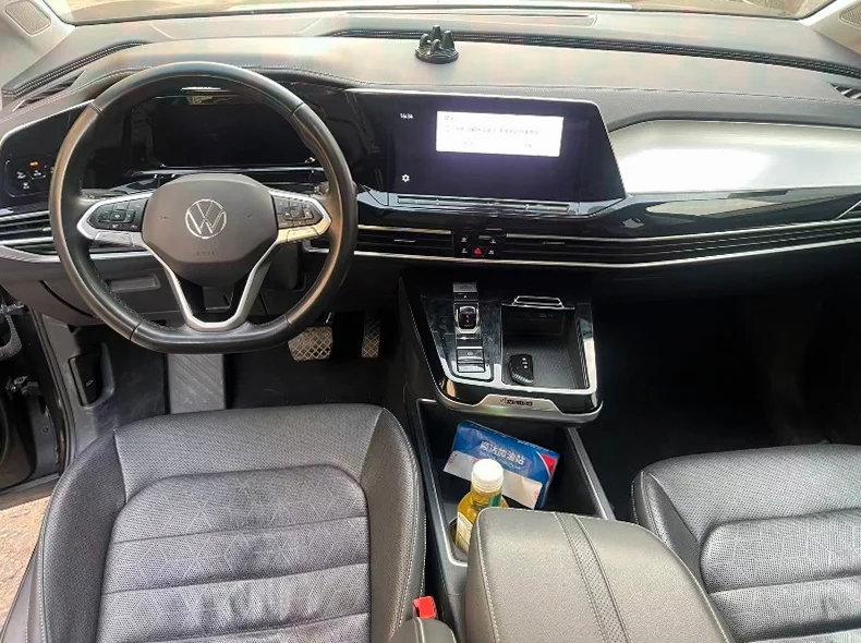 大众揽境 内饰前排