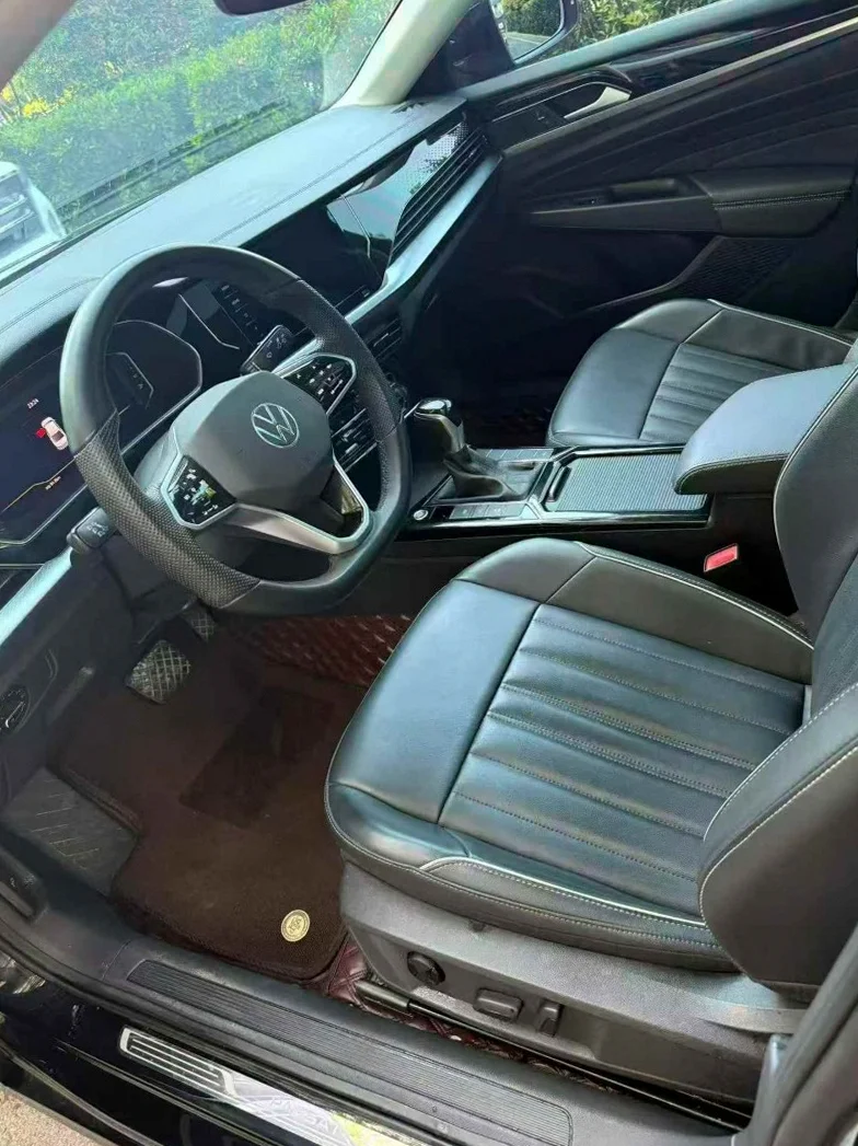 大众帕萨特 后面外观一