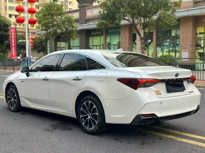 丰田亚洲龙 内饰前排