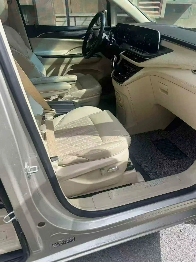 别克GL8 后面外观二