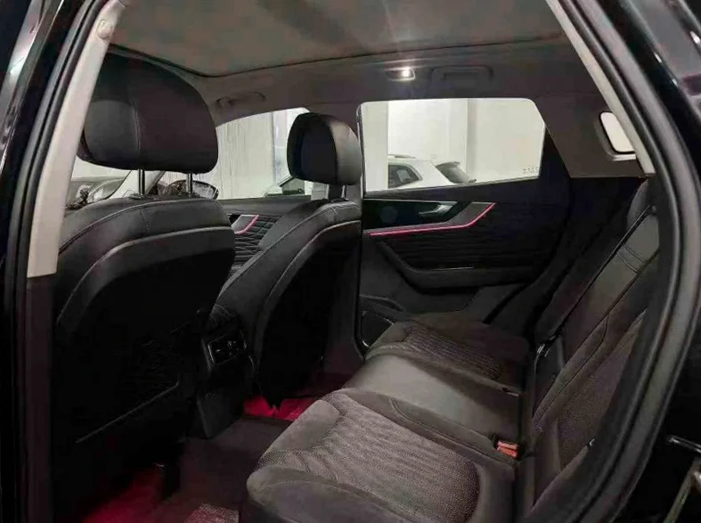 红旗HS5 后面外观二