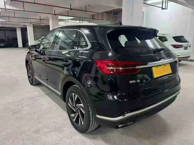 红旗HS5 内饰后排