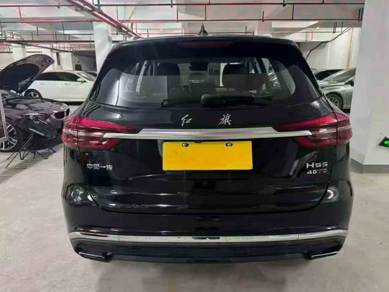 红旗HS5 驾驶室