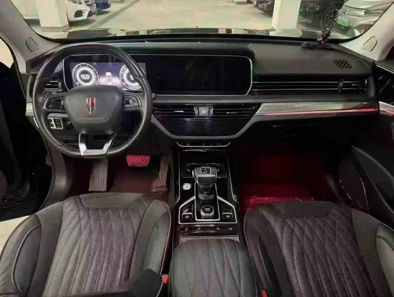 红旗HS5 后面外观一