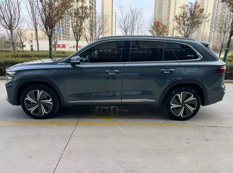 吉利星越 后面外观一