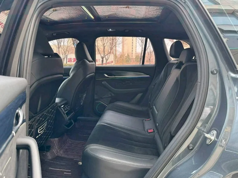 吉利星越 驾驶室