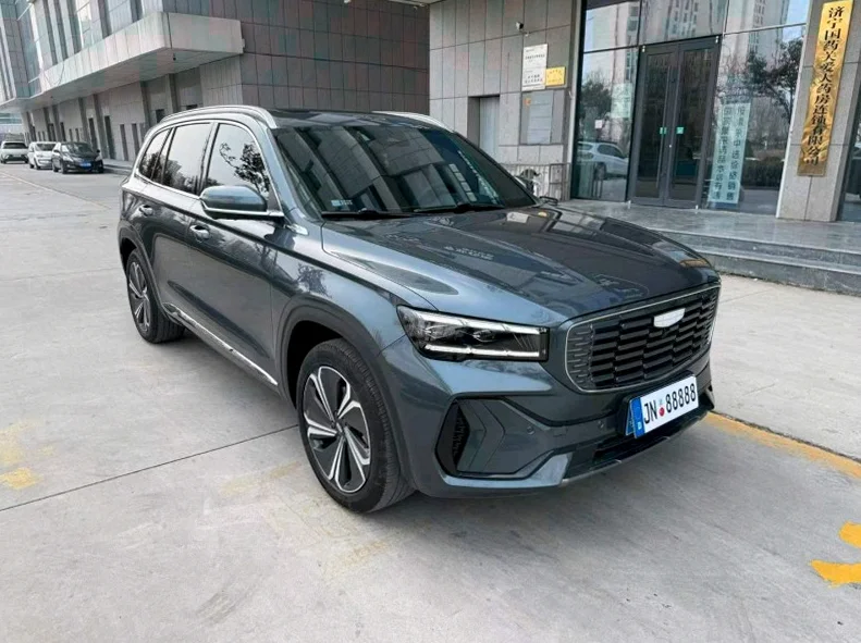 吉利星越 正面外观二