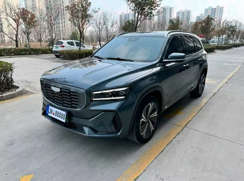 吉利星越 正面外观三