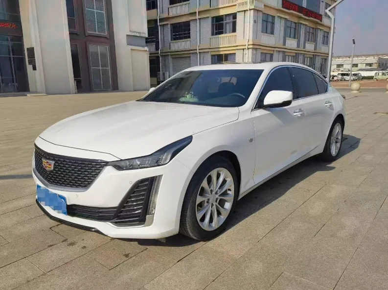 凯迪拉克CT5 正面外观三