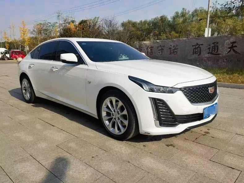 凯迪拉克CT5 正面外观二