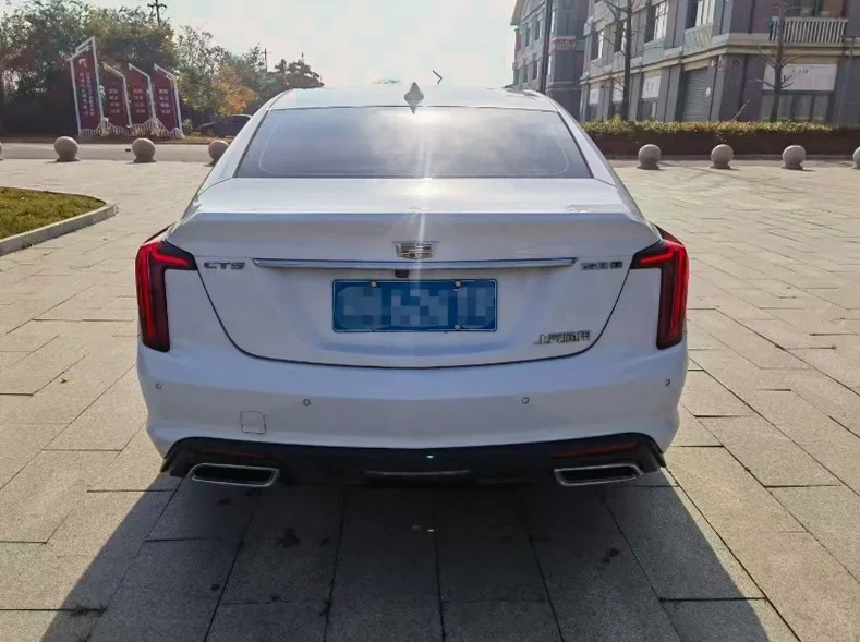 凯迪拉克CT5 后面外观二