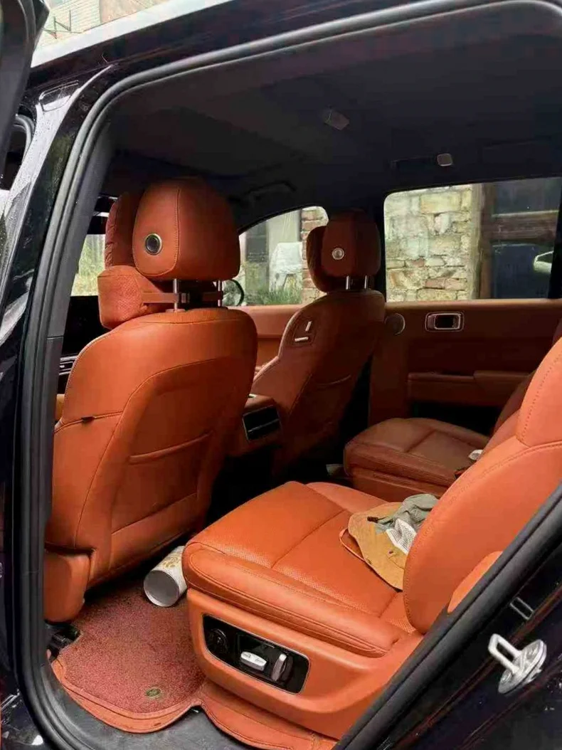 理想L8 后面外观二