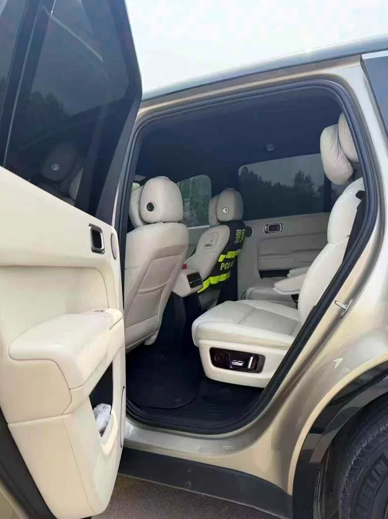 理想L8 后面外观一