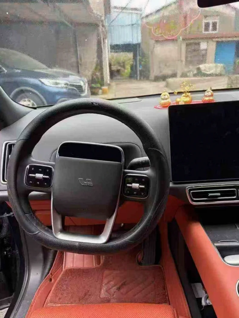 理想L8 后面外观一