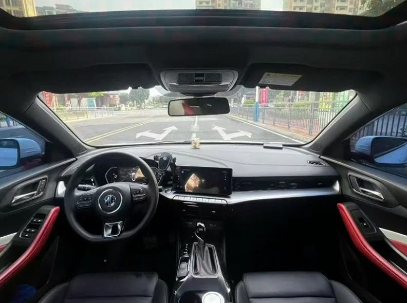 名爵5 内饰后排