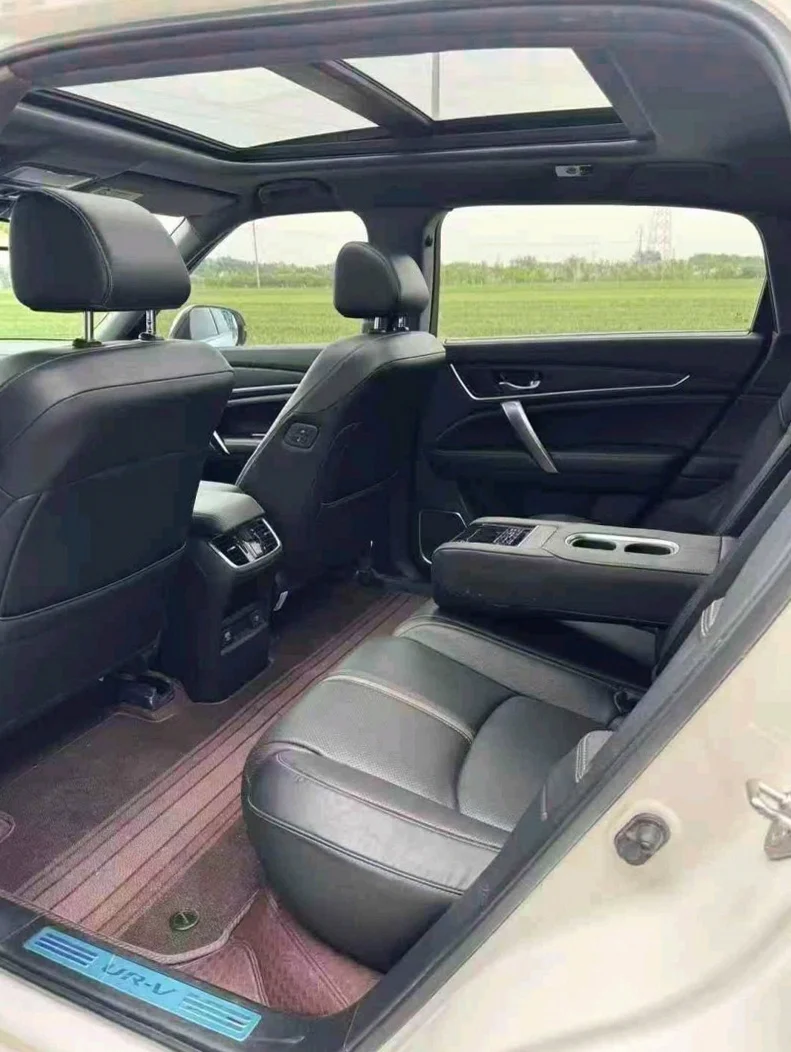 本田URV 后面外观三